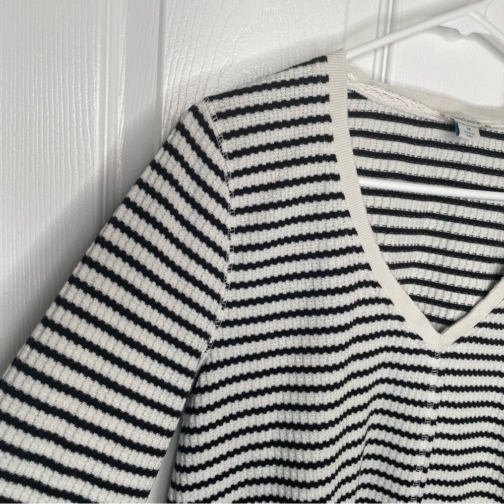 Sundance Striped Waffle Knit Thermal Minimalist Comfy Cozy in Black/White M - Picture 5 of 9
